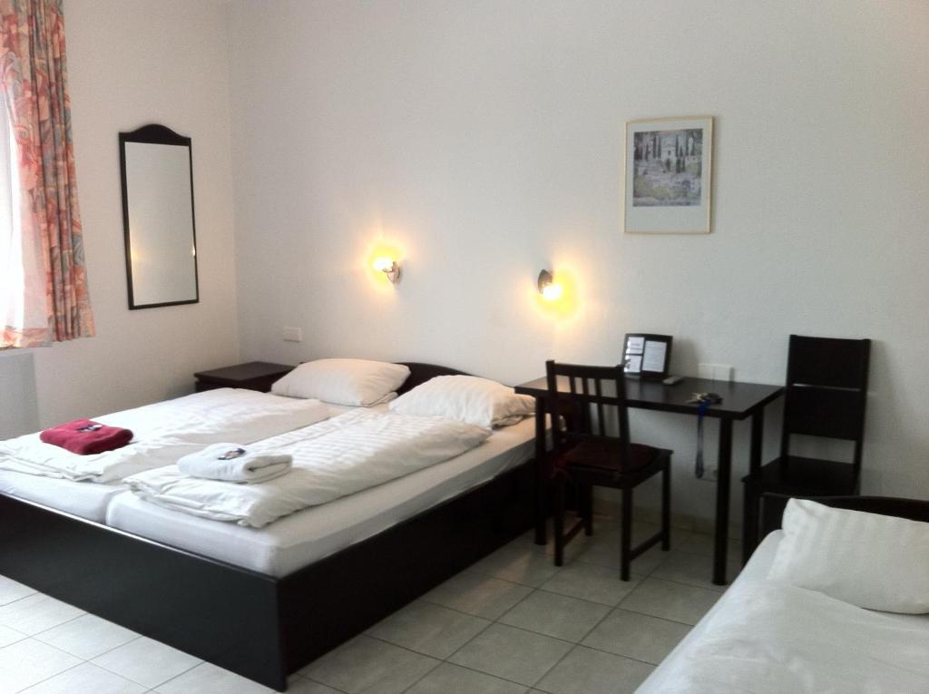Hotel Goldener Engel Waldbronn Szoba fotó