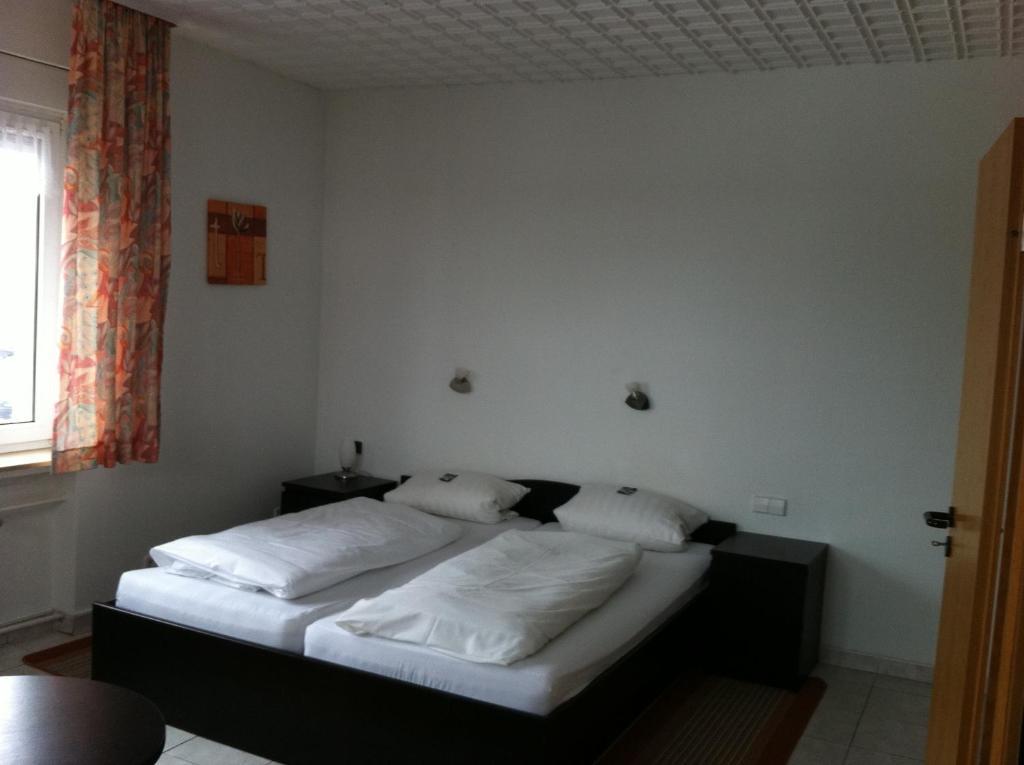 Hotel Goldener Engel Waldbronn Szoba fotó